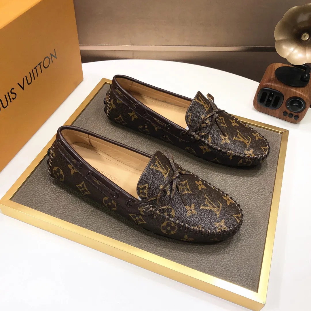 Men's men's shoes 💰420💰 [LV Doudou shoes] (water-dyed cowhide lining) new model is on the market, available on the official website. The new Doudou shoes are processed into single-color materials, and the uppers are made of imported special materials. The body of the shoe is fully hemmed with mark thread, and is lined with imported original cowhide leather. The elegant shoe shape is super suitable for all-matching, and the size is 38-44.